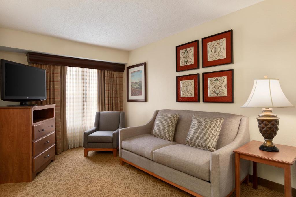 Homewood Suites by Hilton Dallas-Park Central Area image 11