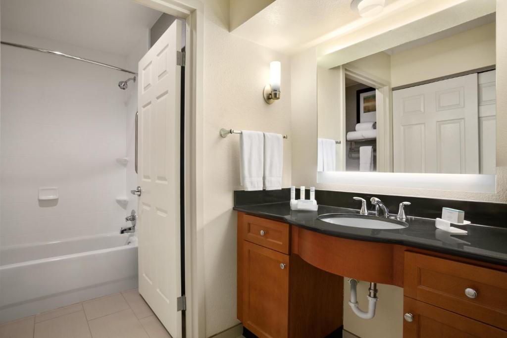 Homewood Suites by Hilton Dallas-Park Central Area image 13