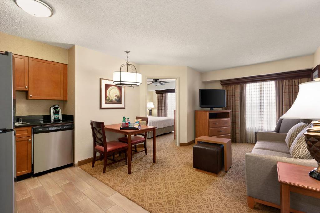 Homewood Suites by Hilton Dallas-Park Central Area image 9